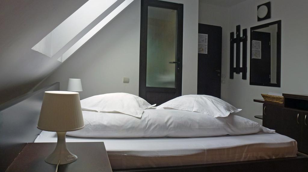 Sura Pietrei Craiului Hotel Zărneşti Eksteriør billede
